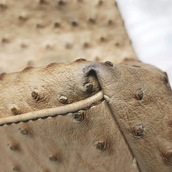 Kelly & Katie Ellison Ostrich Tote tan - Picture 2 of 8